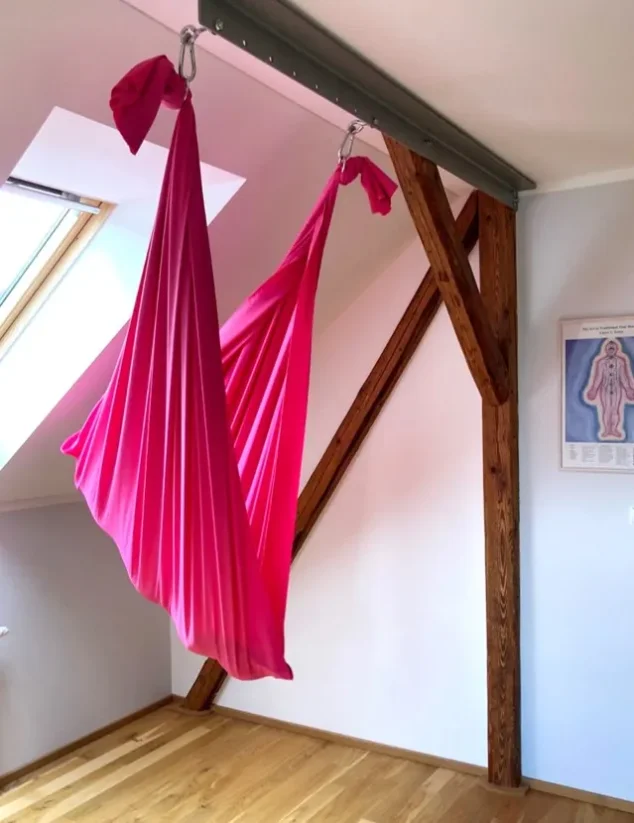 Síť na jógu - Hamaka 5 m, šíře 2,6 m, vč. kroužků, karabin a řetízků, světle tyrkysová